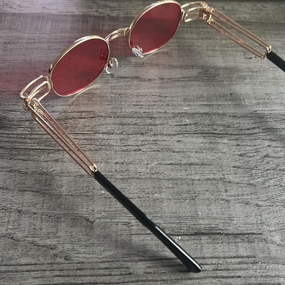 Men’s red lens glasses with gold frame - Picture 4 of 4